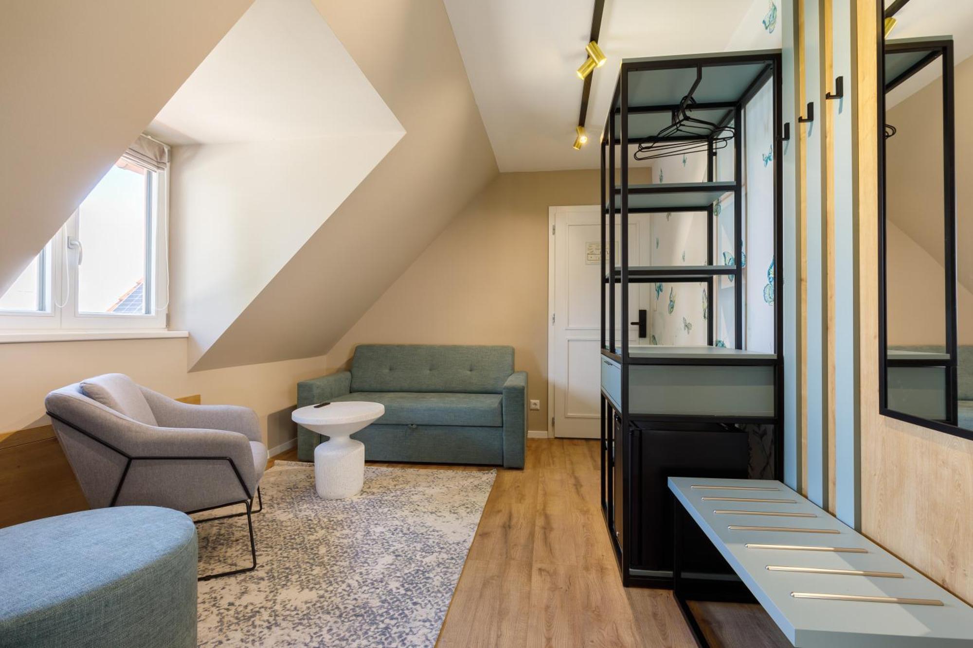 Lepke Apartmanhaz Es Etterem Тихани Екстериор снимка