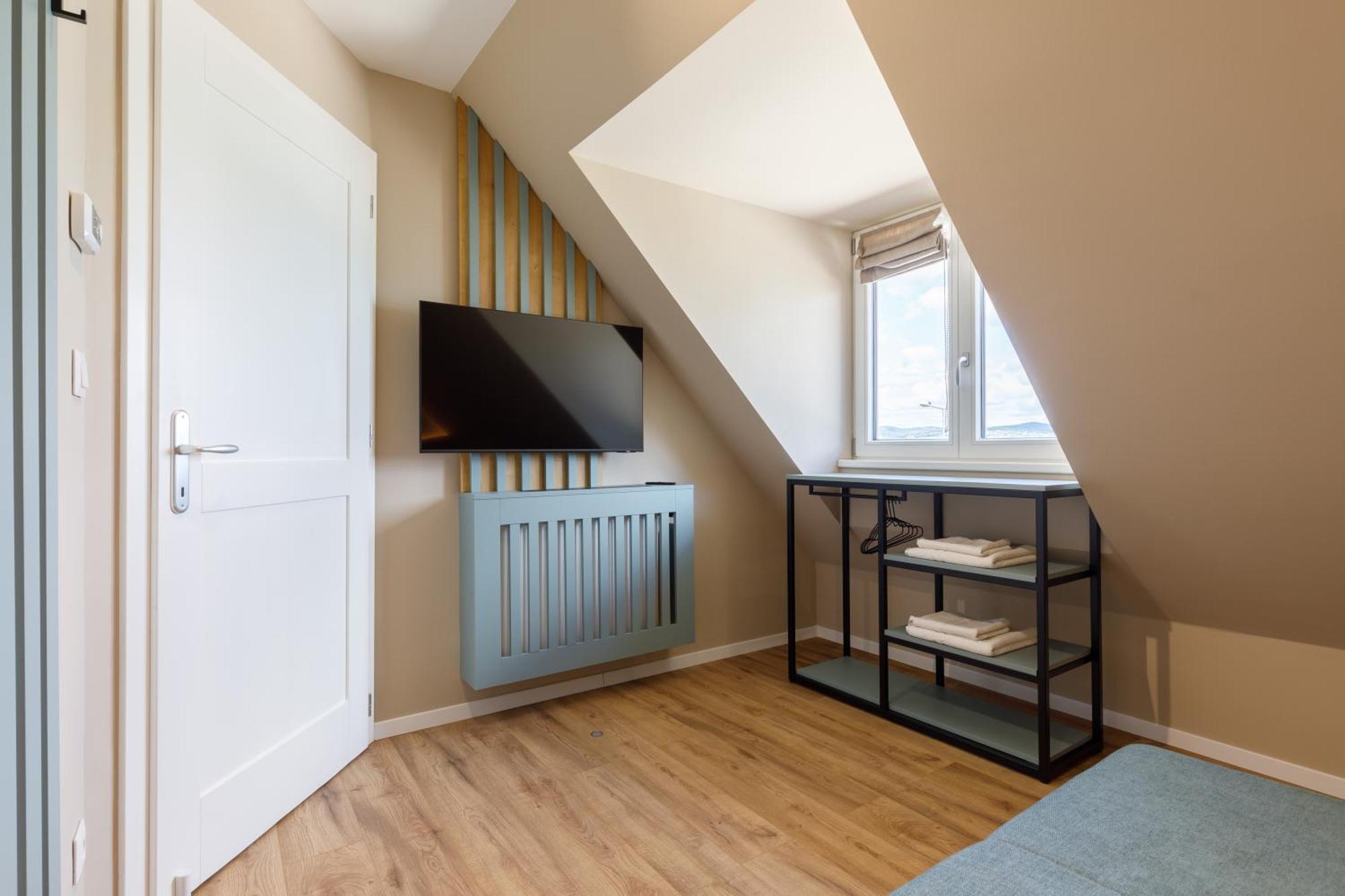 Lepke Apartmanhaz Es Etterem Тихани Екстериор снимка